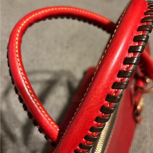 Dooney and Bourke Florentine Domed Buckle Satchel very gorgeous bag! - Picture 6 of 9